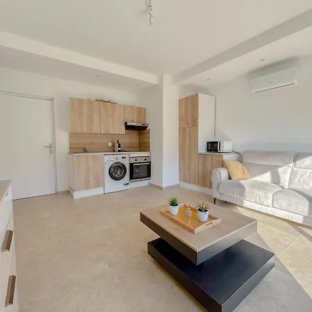 Climatisee Deux Terrasse Parking, Raphael Apartment